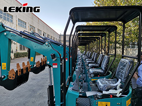 LeKing Machinery 15 Mini Excavators Re-exported To Italy