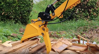 Mini Excavator Bucket Thumb Grab Operation Video
