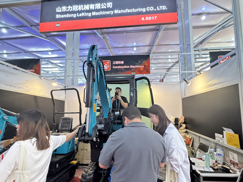 LEKING made a wonderful appearance at the 137th China Import and Export Fair.jpg